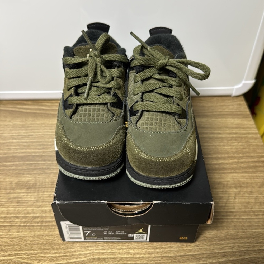 Jordan 4 retro size 7C